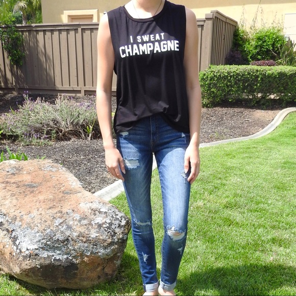 CLEARANCE‼️ I Sweat Champagne - Picture 4 of 7